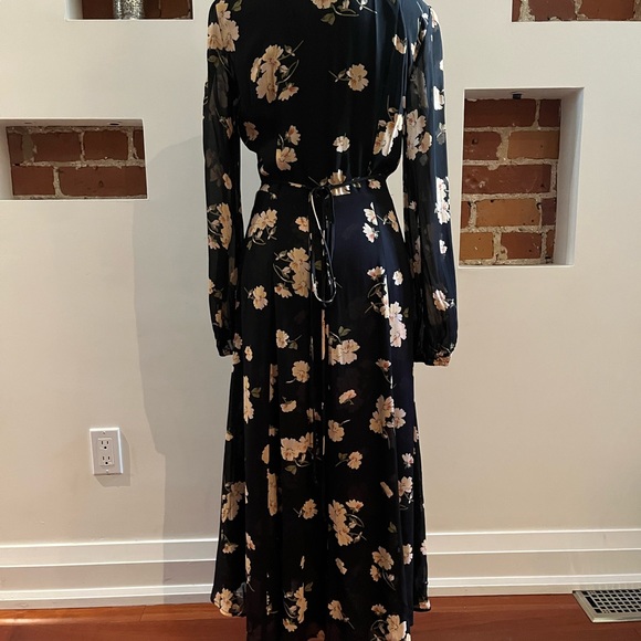 Chelsea Wrap Dress- Reformation - Picture 6 of 9